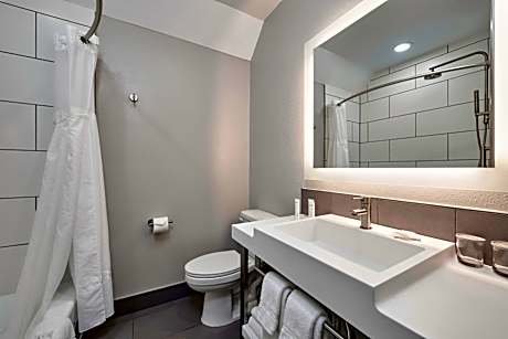 King Room - Non-Smoking