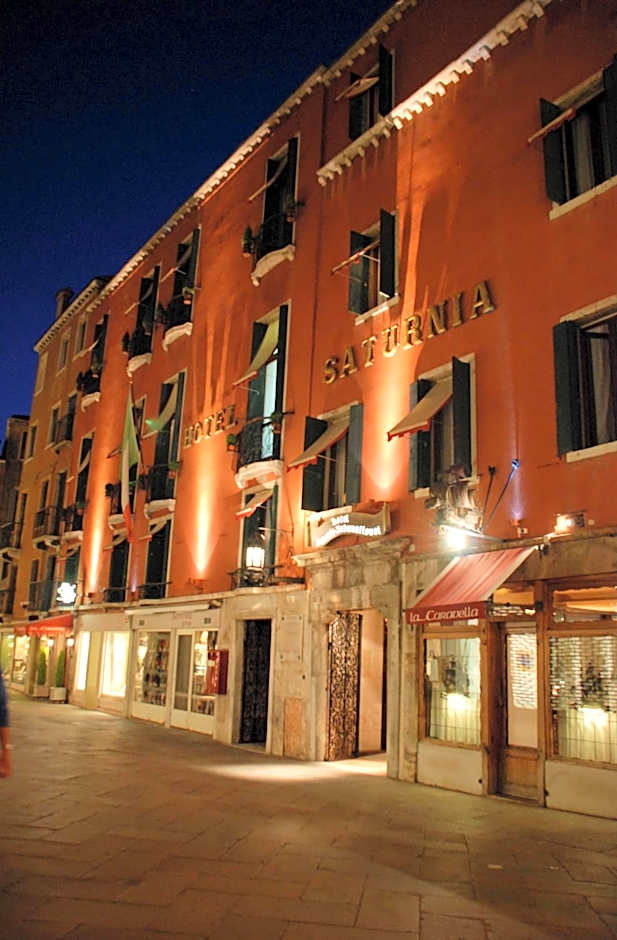 Hotel Saturnia & International