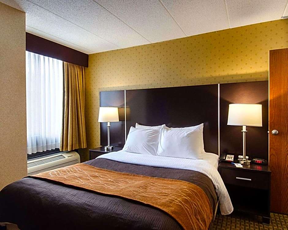 Holiday Inn Express Fall River North By IHG