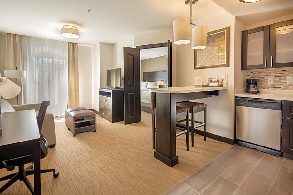 Staybridge Suites Irapuato By IHG