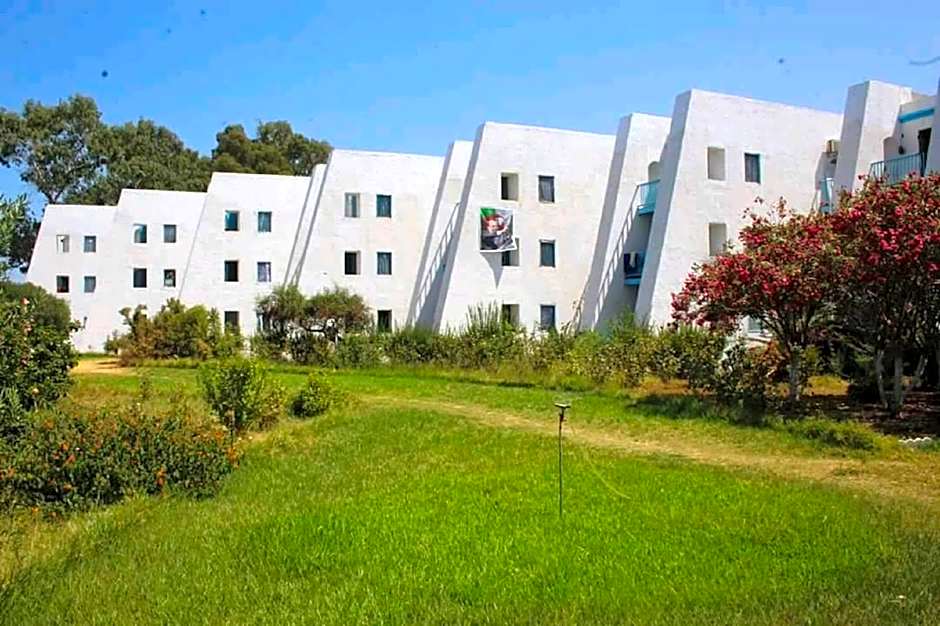 HOTEL CHELIA