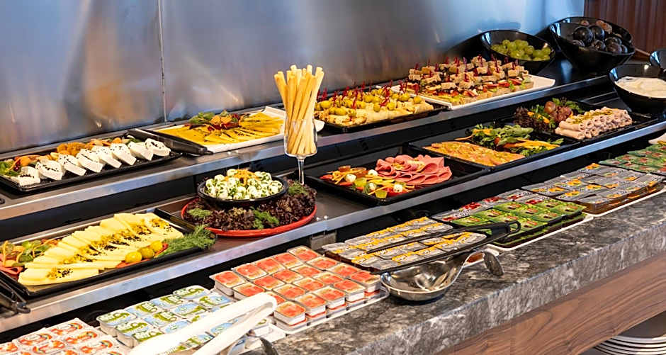 Lilium Hotel & Suites