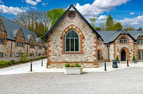 Chequers Lodge- Dalton-in- Furness- Self check in- for professionals and tourists