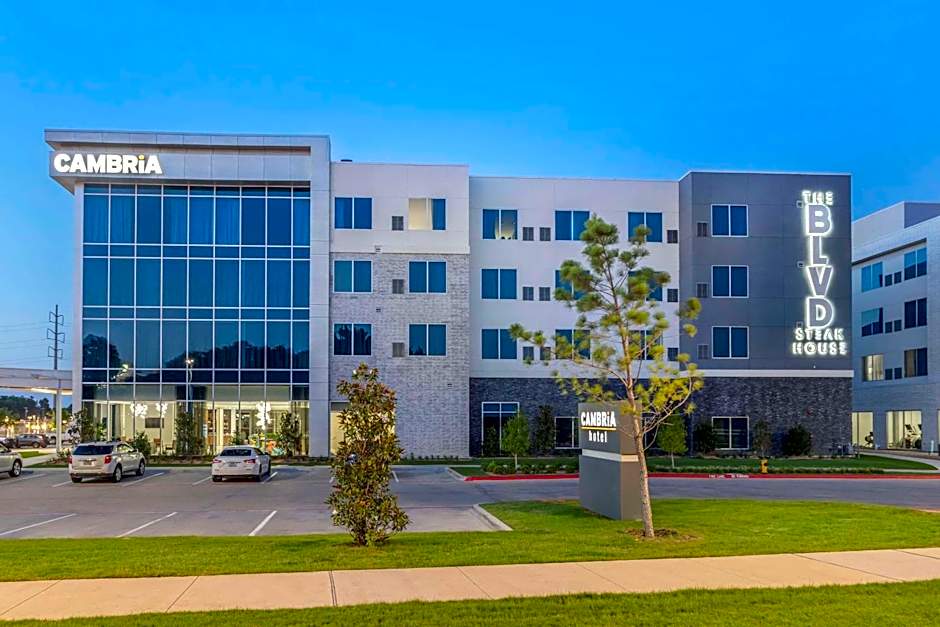 Cambria Hotel Waco University Riverfront