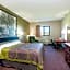 Super 8 by Wyndham Iola KS