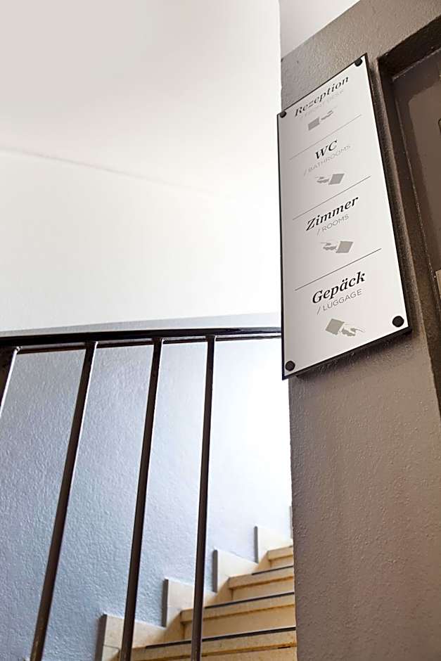 Five Reasons Hostel & Hotel