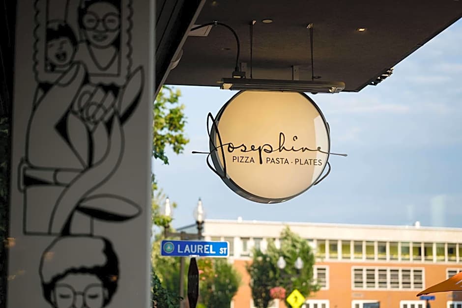 Cambria Hotel Boston Somerville