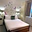 The Fitzrovia Belle Hotel