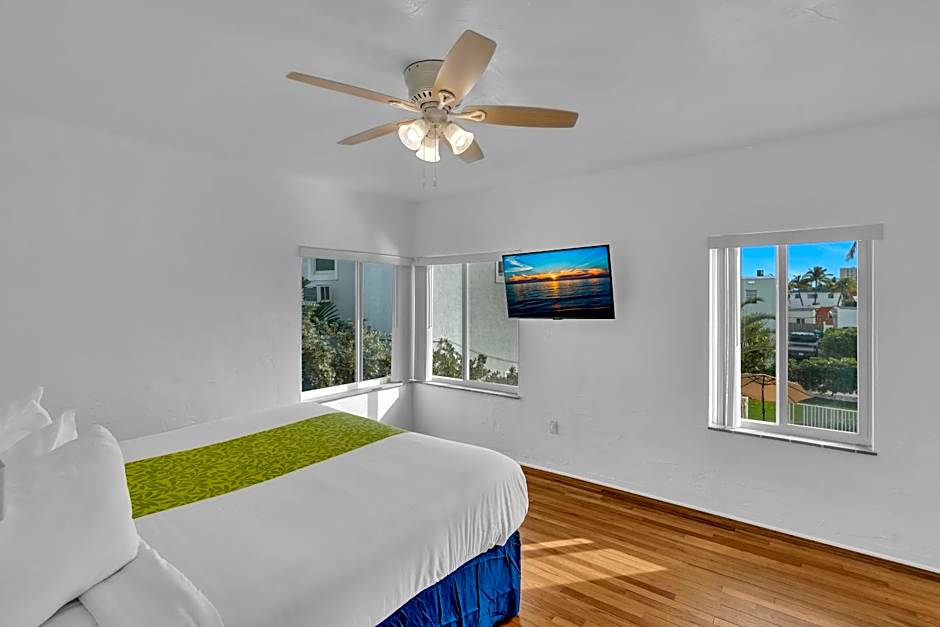 Silver Spray Motel