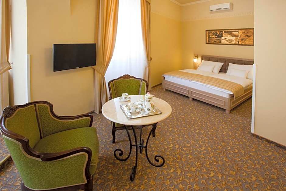 Photo 1 of 8 of Suite