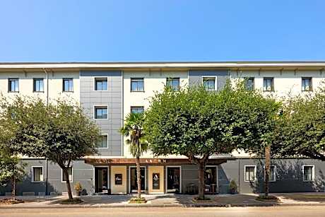 Antum Hotel