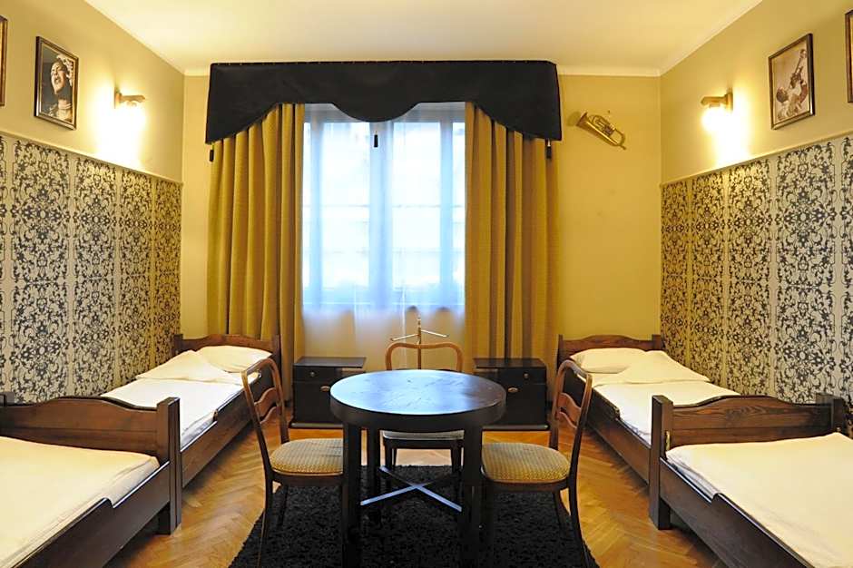 Hostel Deco