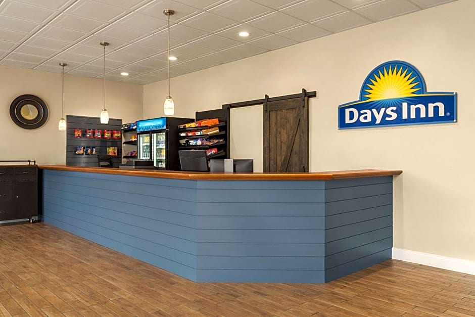 Days Inn & Suites by Wyndham Lancaster Amish Country