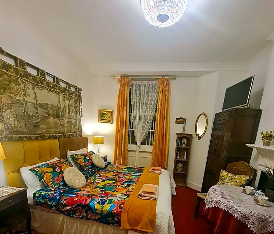 Dawson Place, Juliette's Bed and Breakfast