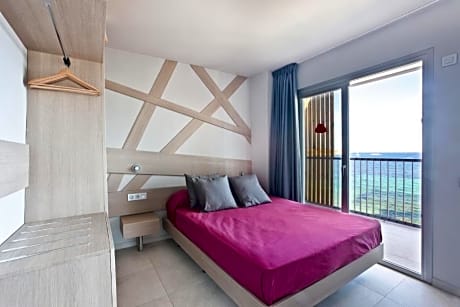 1 ADULT SEA VIEW ONE BEDROOM