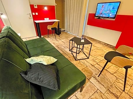 All Comfort Suite 1 Double Bed And Living Room