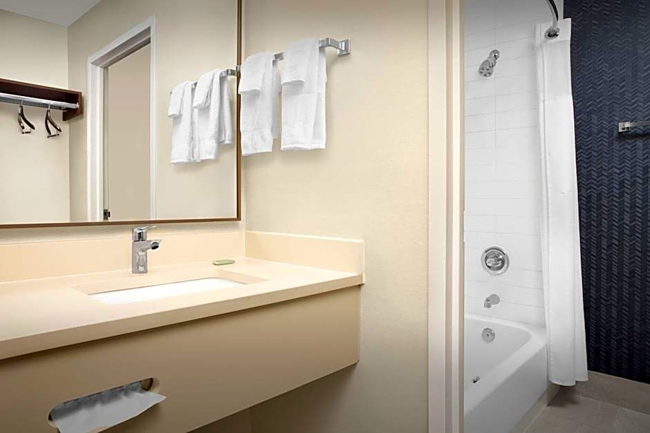 Fairfield Inn & Suites by Marriott at Dulles Airport