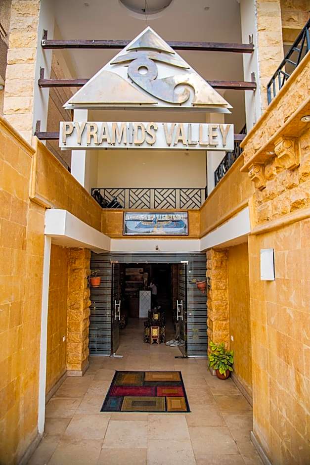 Pyramids Valley Boutique Hotel