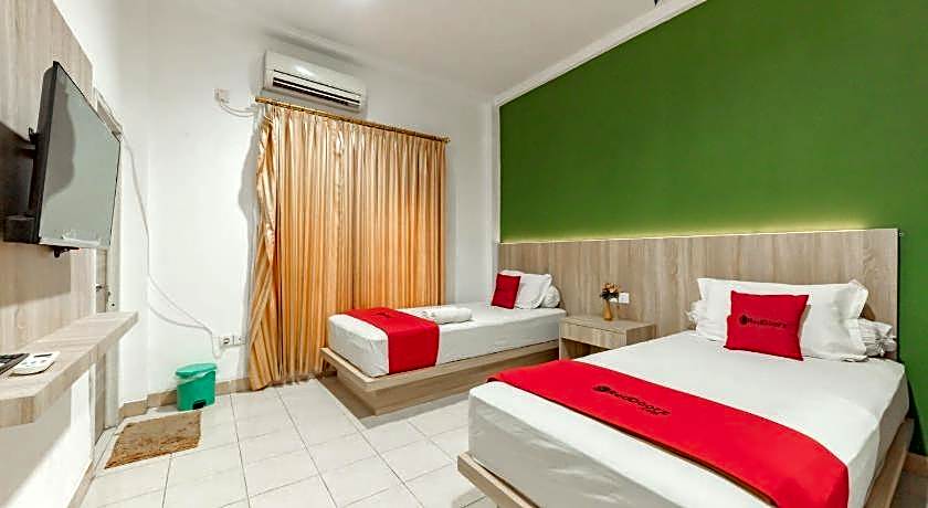 RedDoorz Syariah near Taman Bekapai 2