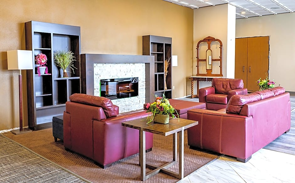 Coratel Suites Iowa Fairfield