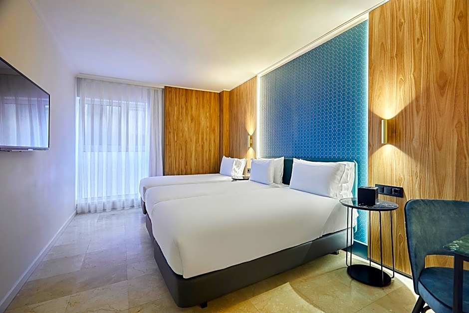 Photo 1 of 5 of Triple Room