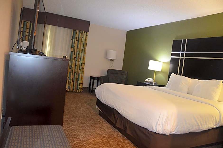 Comfort Inn & Suites Maumee