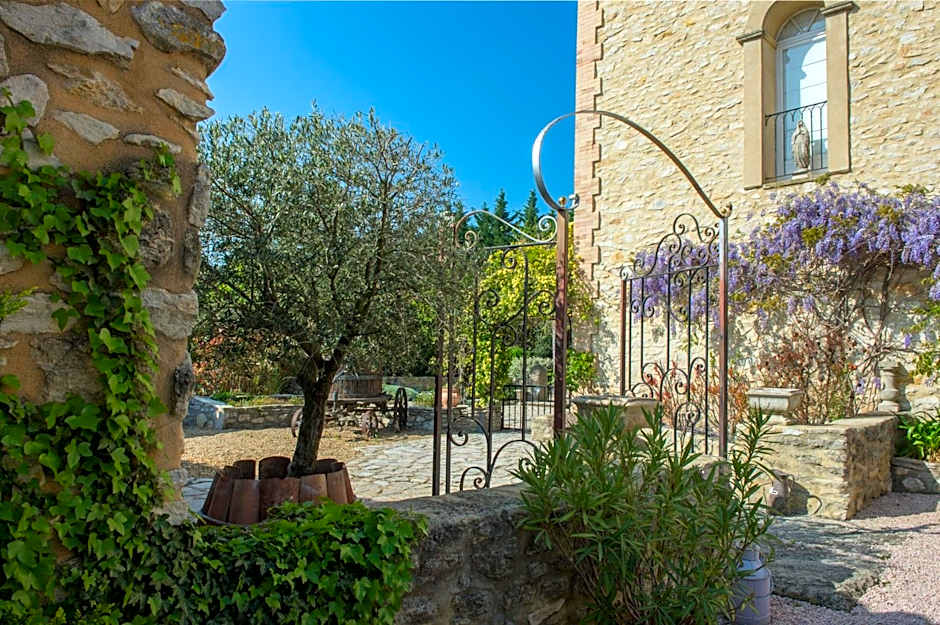 Les Carmes and spa