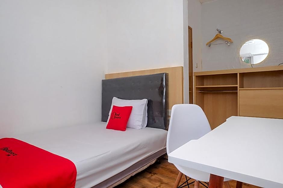 RedDoorz near RS Permata Medika Ngaliyan Semarang