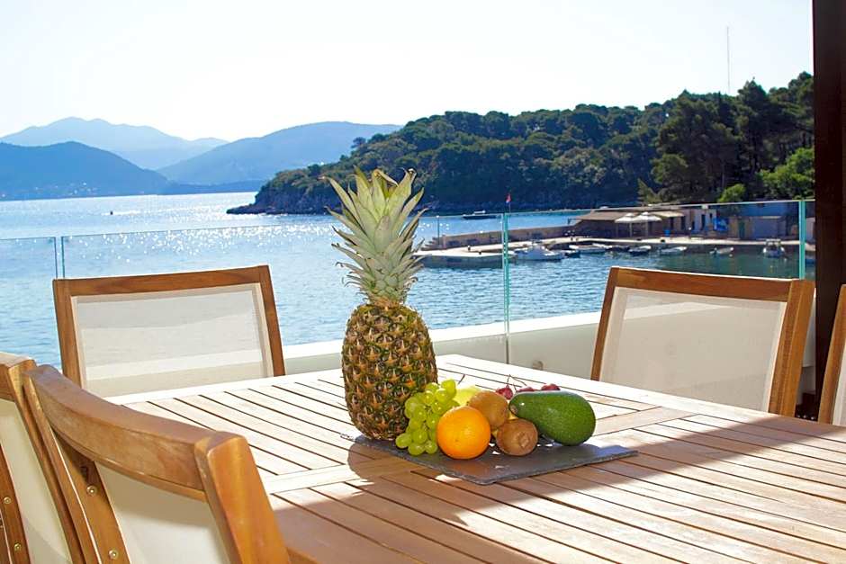 Kalamota Beach House