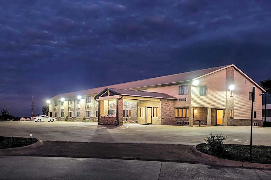 Super 8 by Wyndham Jefferson