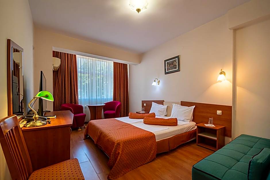 Primavera 2 Hotel