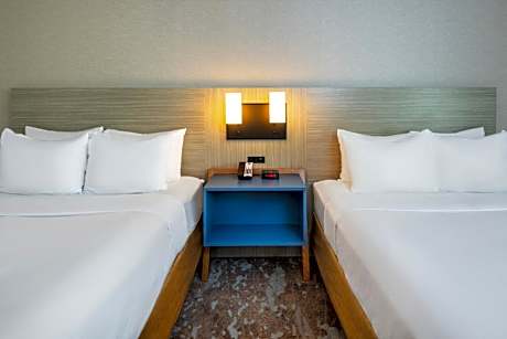 Queen Room with Two Queen Beds - Non Smoking/Pet Friendly