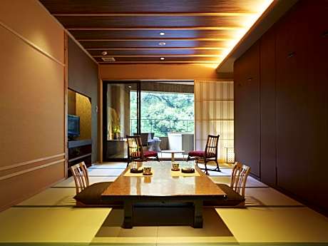 Japanese-Style Room with Open-Air Bath