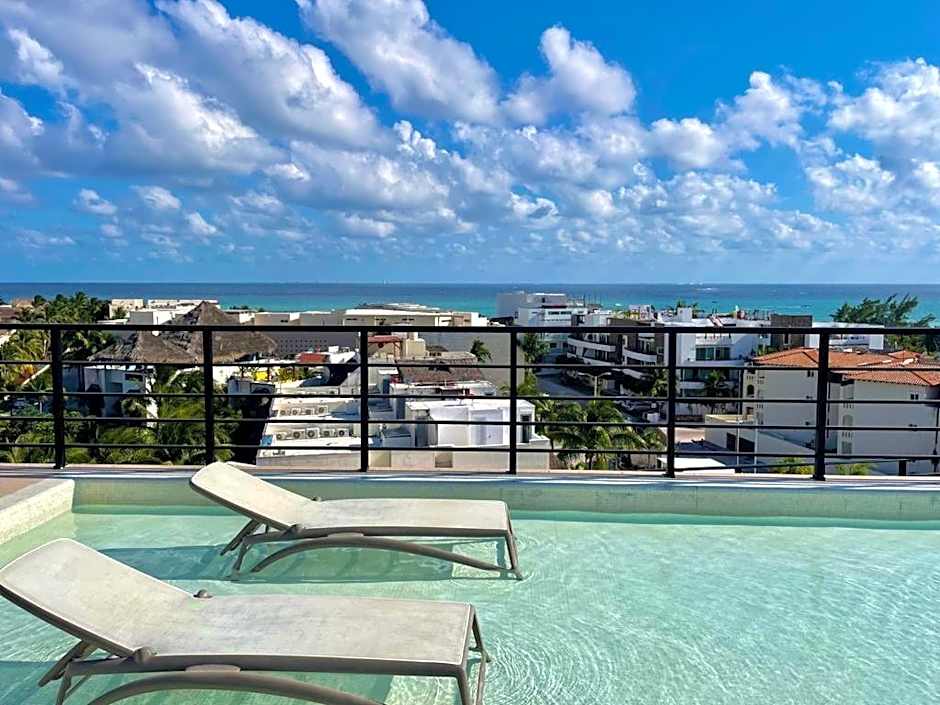 The Boat Condo by Andiani Travel