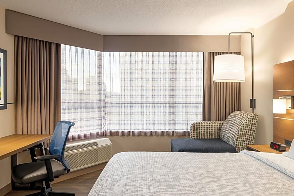 Holiday Inn Express Vancouver-Metrotown (Burnaby) By IHG