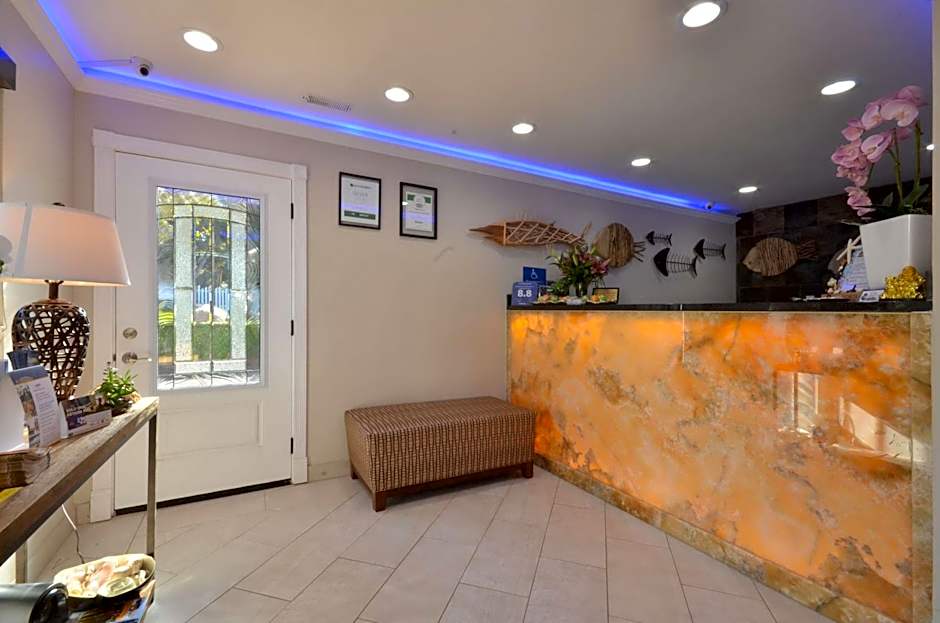 Best Western The Inn & Suites Pacific Grove