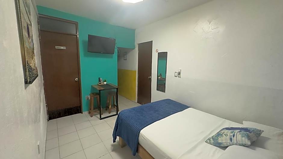 Suites Brisa Marina - atrás de Playa Regatas y el Malecón, 6 calles del Acuario