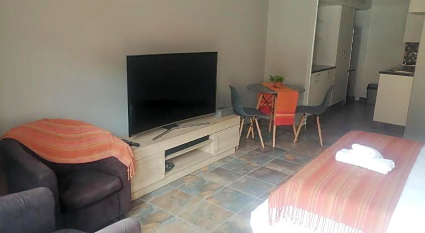 24OnVrey 3 Star Guest House
