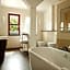 SCHLOSS RANZOW - kleines Romantik Hotel - Wellness - Golfplatz - Hochzeiten & Feiern