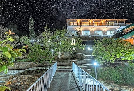 Shree Parijat Resort - Luxury Resort in Mukteshwar