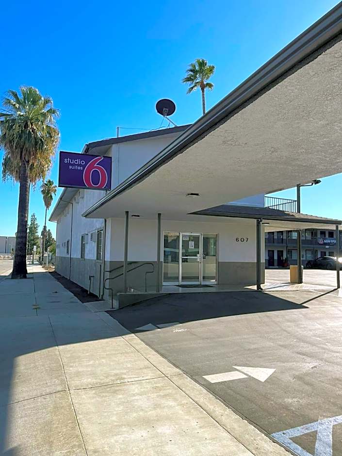 Studio 6 Suites San Bernardino, CA
