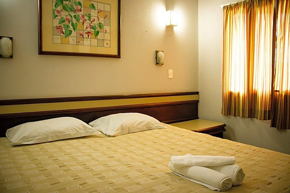 Plaza Inn Week Inn