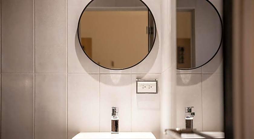 Traveller-Inn Day Moon Hotel