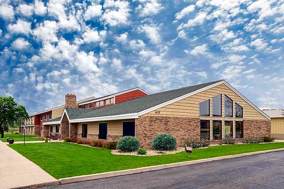 AmericInn by Wyndham Worthington