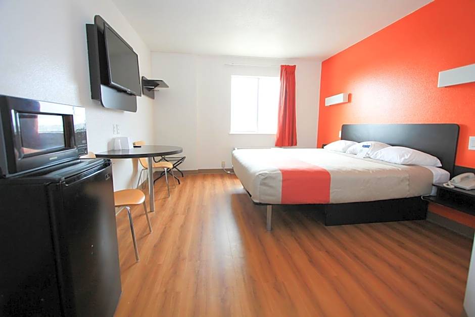 Motel 6-San Antonio, TX - Downtown - Alamo Dome