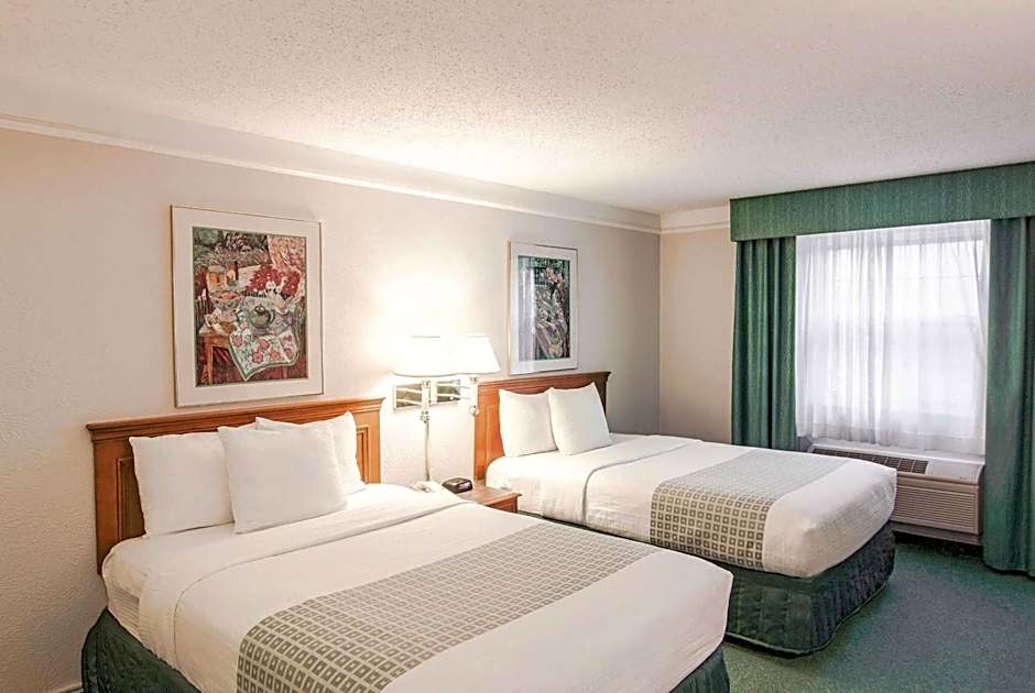 La Quinta Inn & Suites by Wyndham Indianapolis Airport Lynhurst