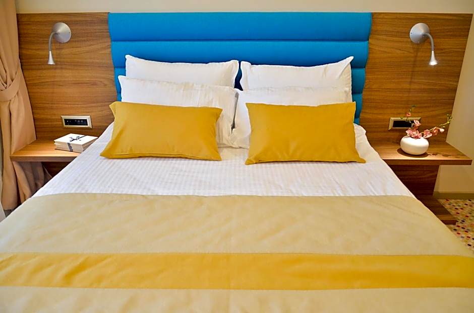 Hotel Capitolina City Chic