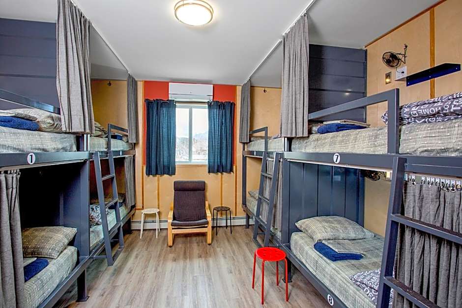 Jasper Downtown Hostel