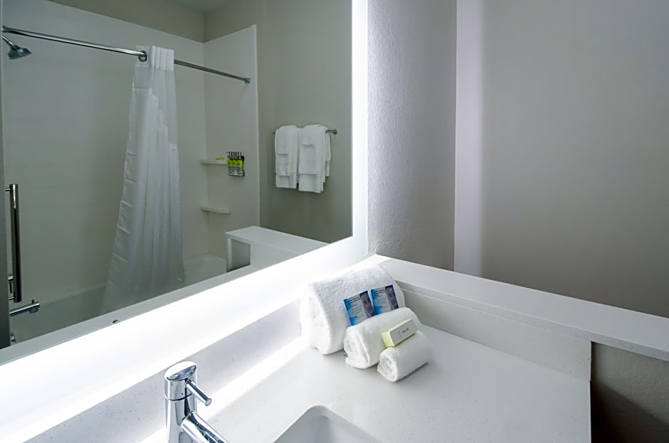 Holiday Inn Express And Suites Taylor By IHG