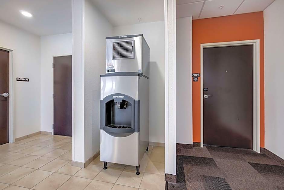 Motel 6-Poplar Bluff, MO